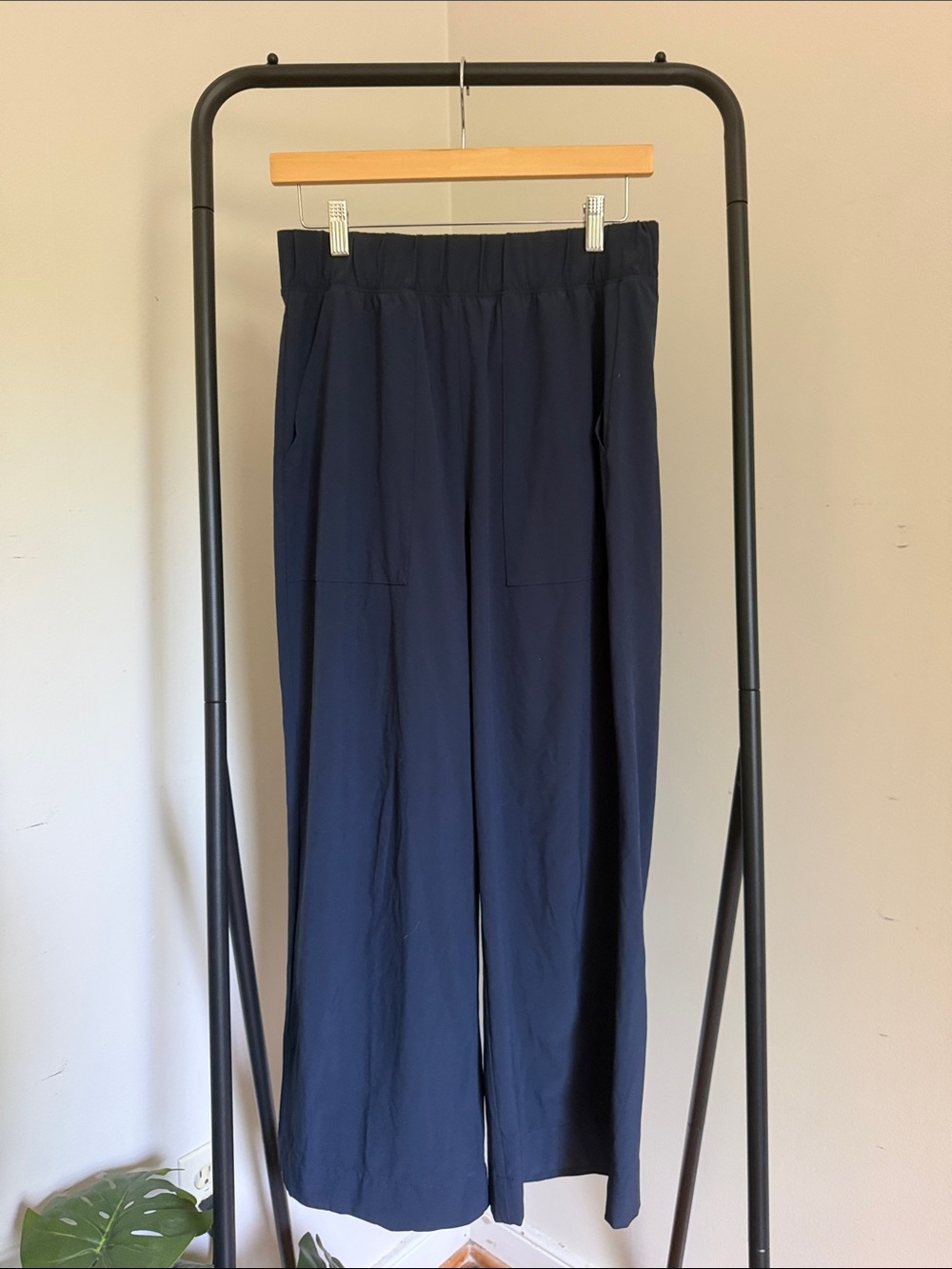 Beyond Yoga Stretch Woven Wide-Leg Pants